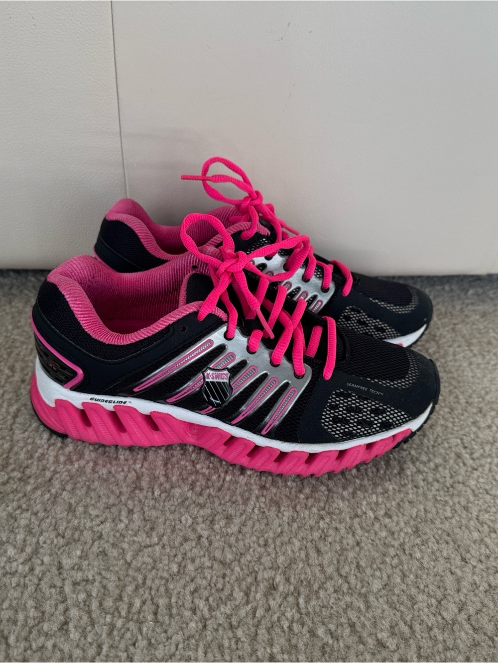 K-Swiss Women's Black and Hot Pink Athletic Sneakers Size 7